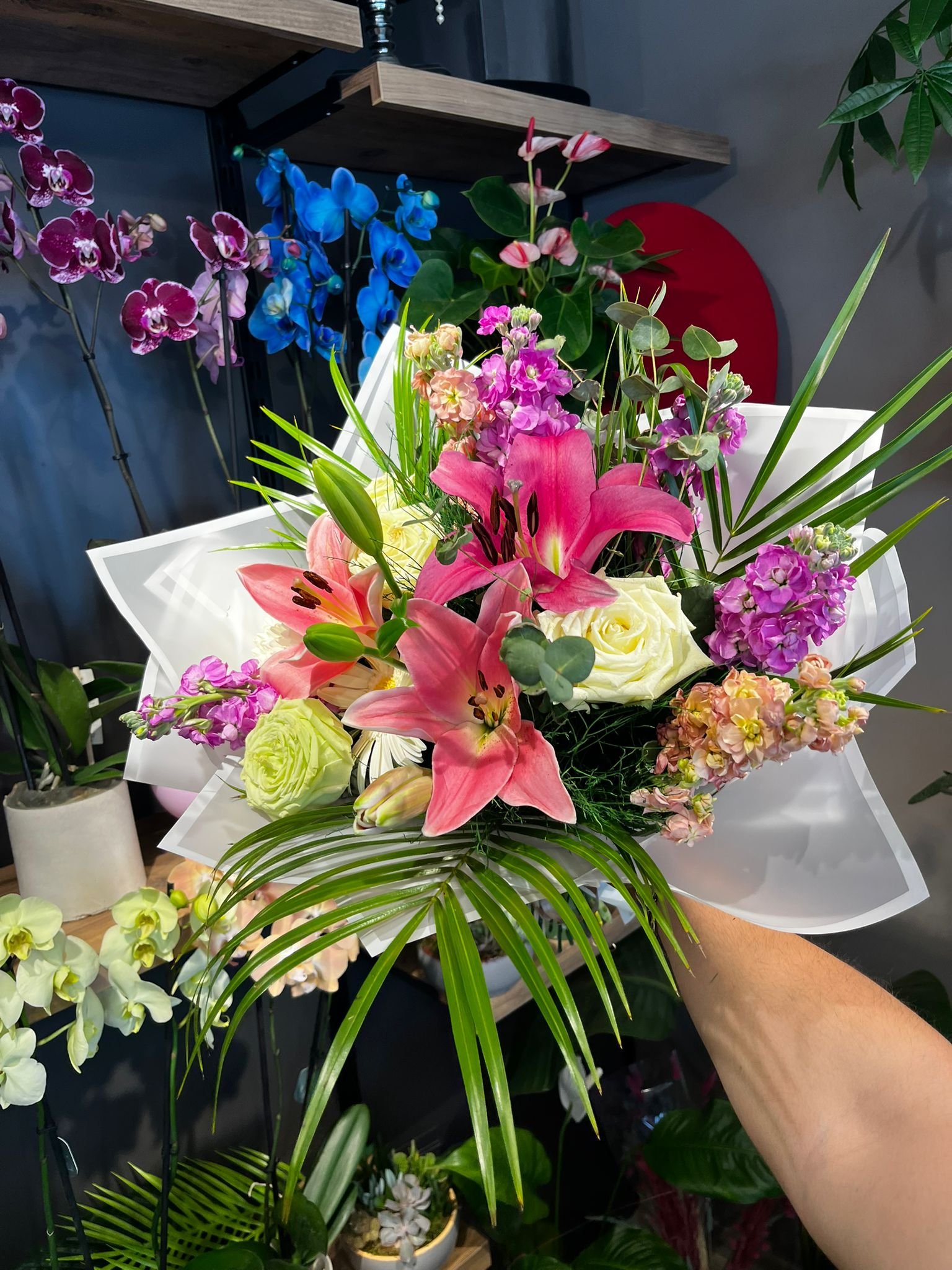 BEYAZ GÜL VE PEMBE LİLYUM 